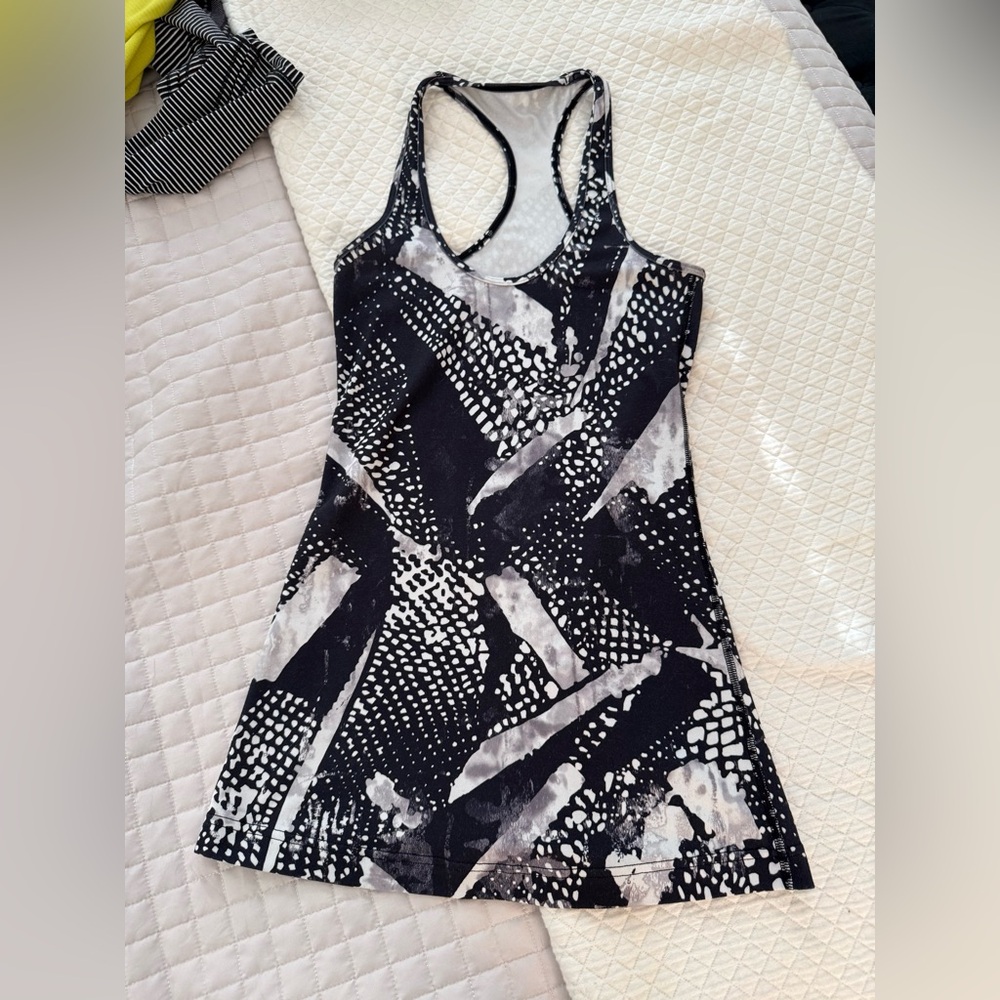 Lululemon Monochrome Patterned Tank